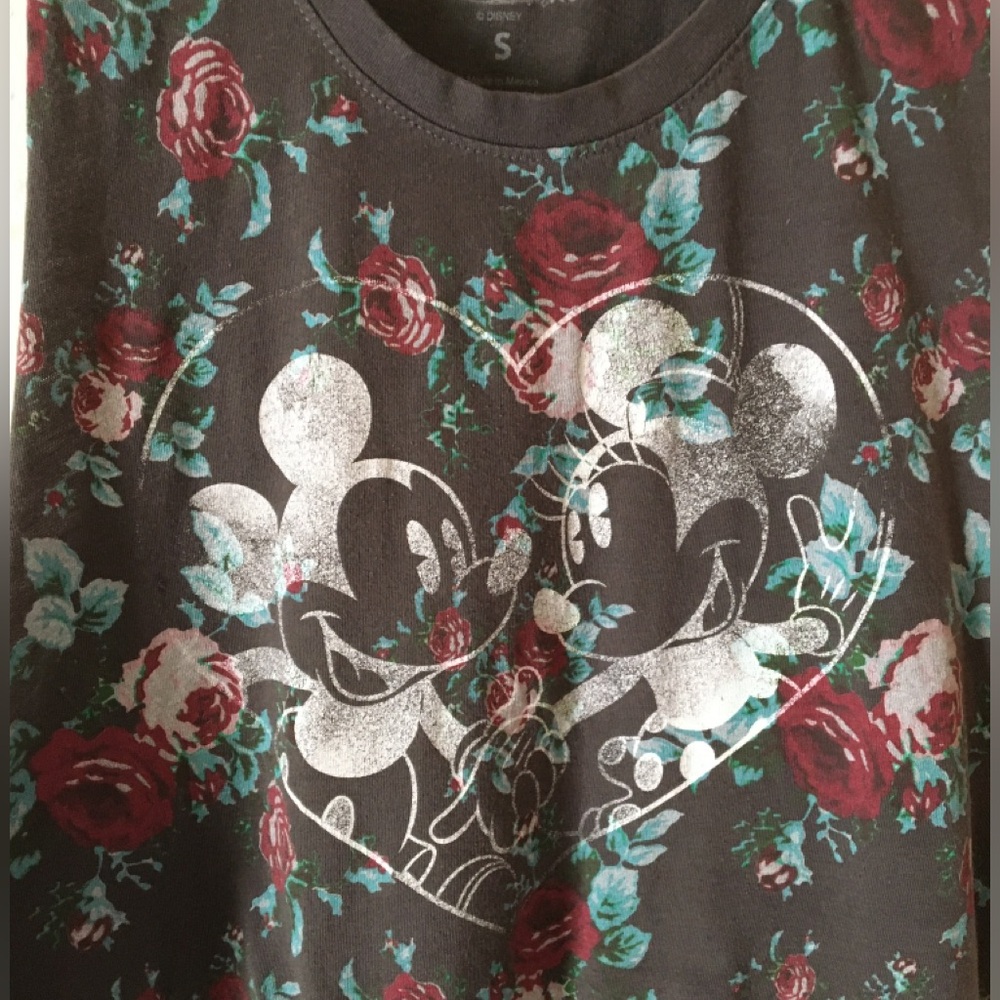 ✨Mickey & Minnie Crop Top T-Shirt✨ - Picture 2 of 11
